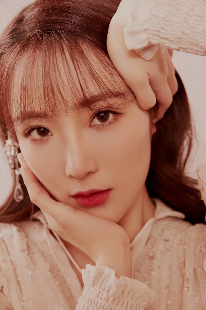 凯丽张可盈亮相妈妈你真好看全新代际沟通视角被称核武器