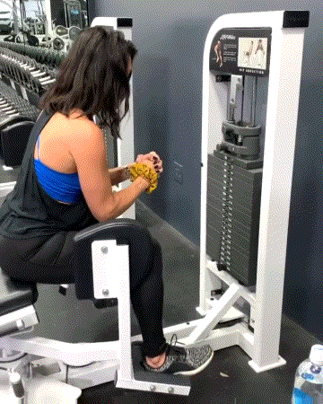 今天要为大家介绍的这位健身名人叫做阿曼达·拉托纳(amanda latona)