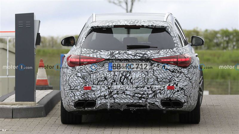 排气量缩水 性能却变更强 奔驰c63旅行车前往纽柏林测试 腾讯新闻