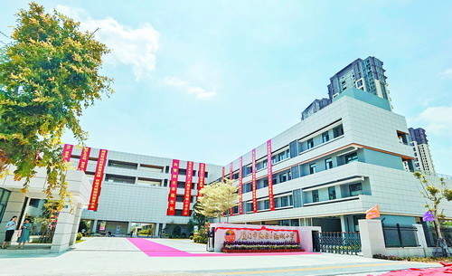 翔城小学和翔城中学正式揭牌今年9月将投入使用