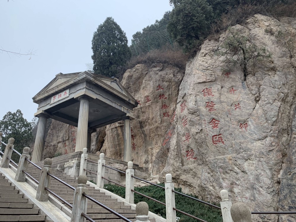 华清池边兵谏亭【百年回眸】千古功臣 彪炳后世张学良,杨虎城两位将军