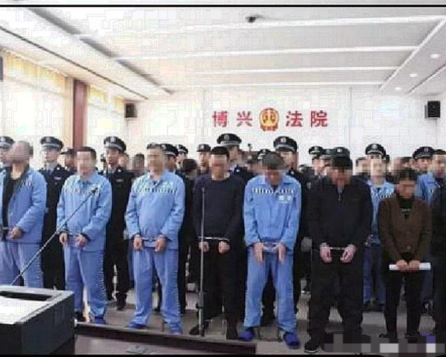 朱永君靠一战成名1970年10月,朱永君出生于山东省烟台市莱山区解甲庄