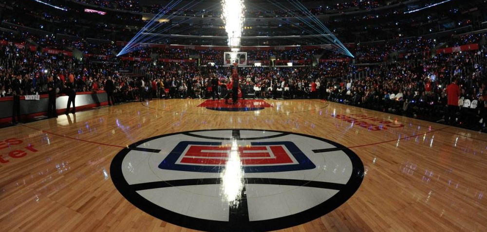 湖人与斯台普斯续约,快船即便搬走,对上湖人也没有主场优势