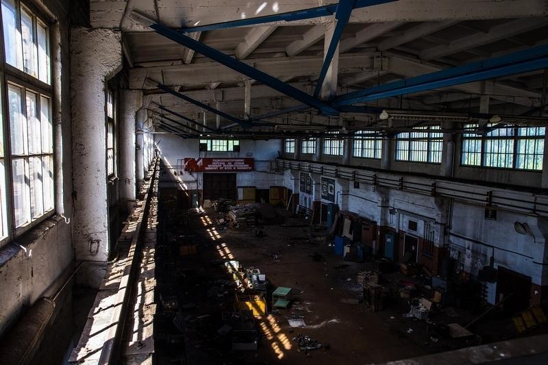 景德镇废弃的军工厂距县城仅10公里曾生气盎然如今却宛如贫民窟