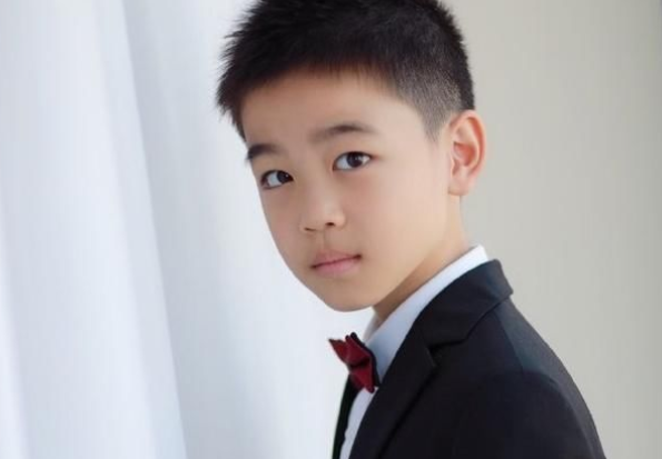 小学校草萌化人心,中学校草青春阳光,看到大学校草:缺女朋友吗