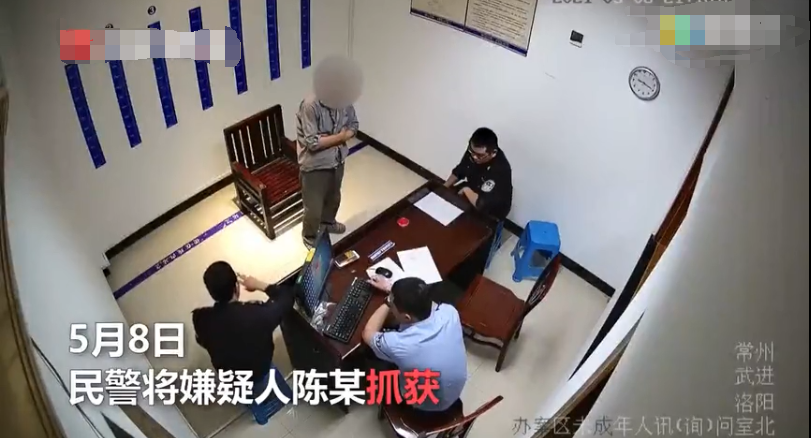 近日,江蘇常州的周女士報警稱, 凌晨4點多有個男人往自己房頂上砸石頭