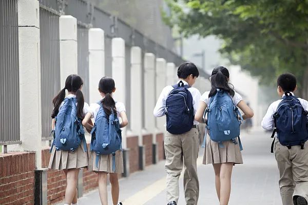 关注虹口区发布2021年暑假中学生转学通知起始毕业年级不予办理