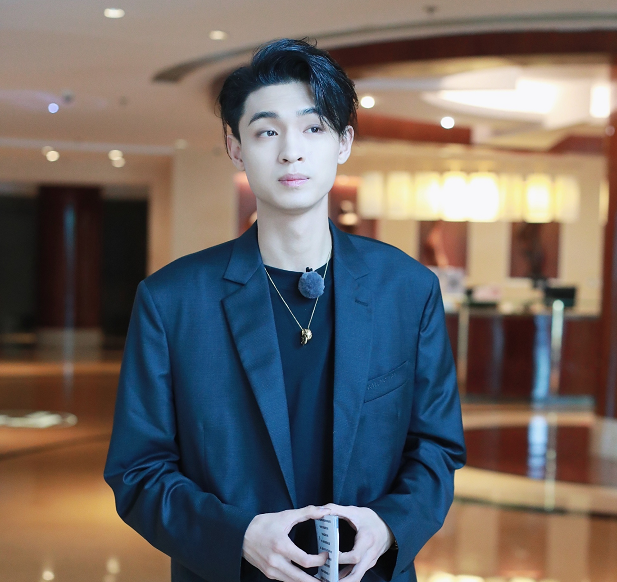 神同框德云社秦霄贤被曝将录新综或将首次合作寡言少语利路修