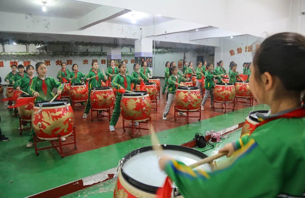 校园农场,水鼓表演.忻州这所小学缤纷社团点亮多彩童年