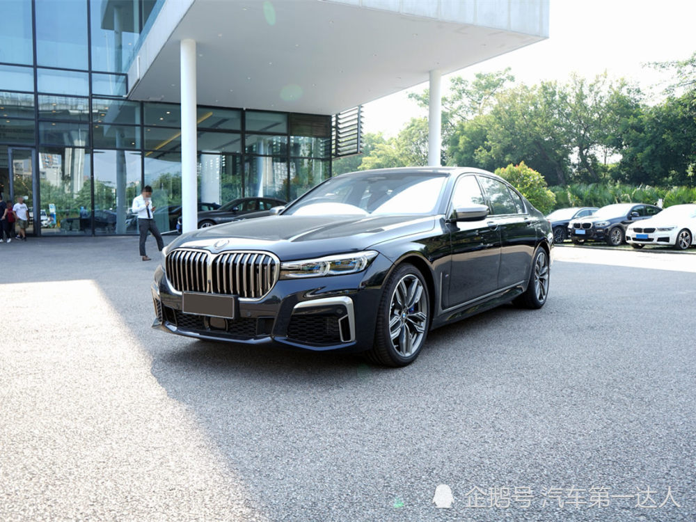 宝马m760lixdrive蓝晶黑阿玛瑞恩红最新款