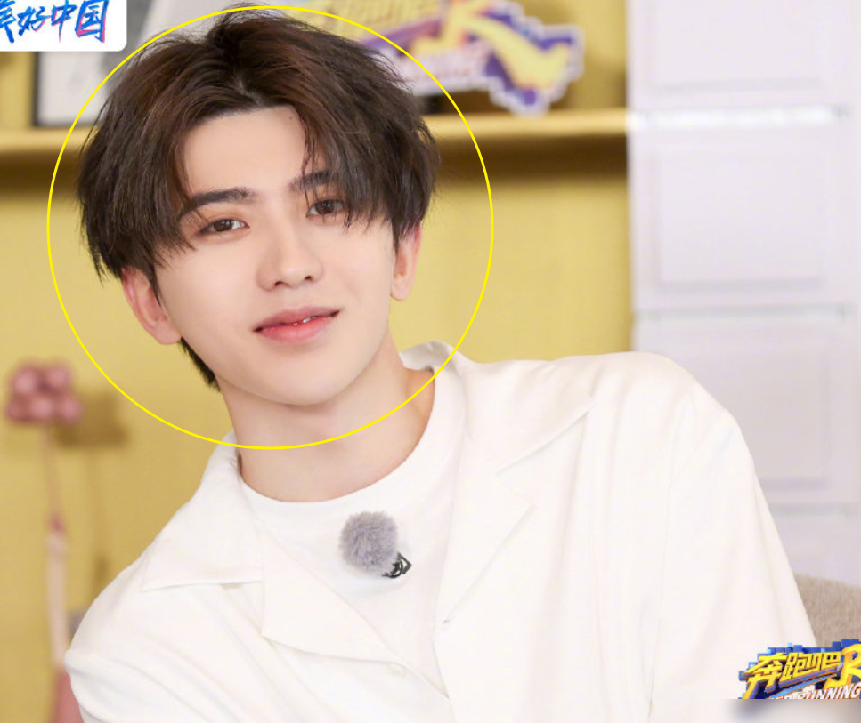 奔跑吧全员换发型,躲过了蔡徐坤黄旭熙的中分,却被宋雨琦美到了