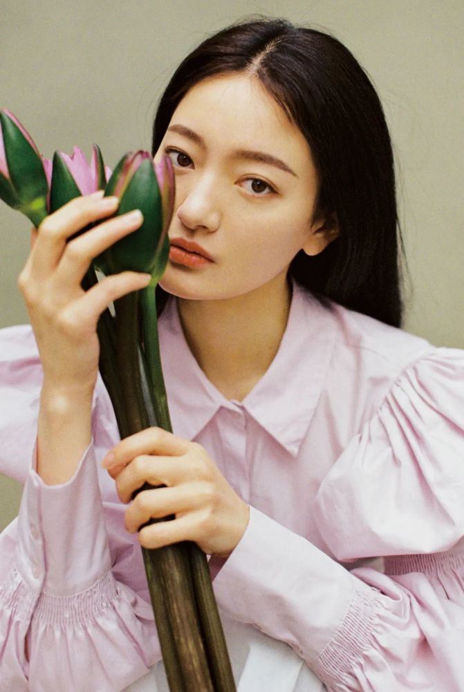 丁博初夏写真欣赏 赏花少女氤氲初恋的味道_腾讯新闻