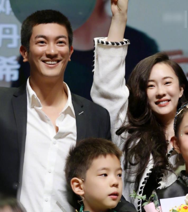 杜江霍思燕真模范家庭现身嗯哼演出儿子这么乖是有原因的