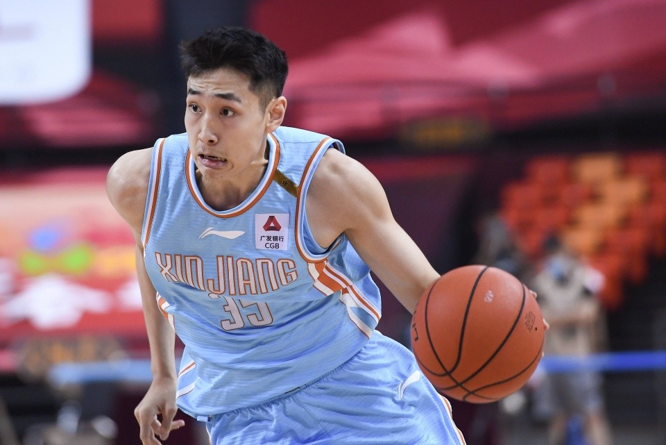 新疆男篮完成重要签约!神射手继续辅佐阿的江,未来冲击国家队
