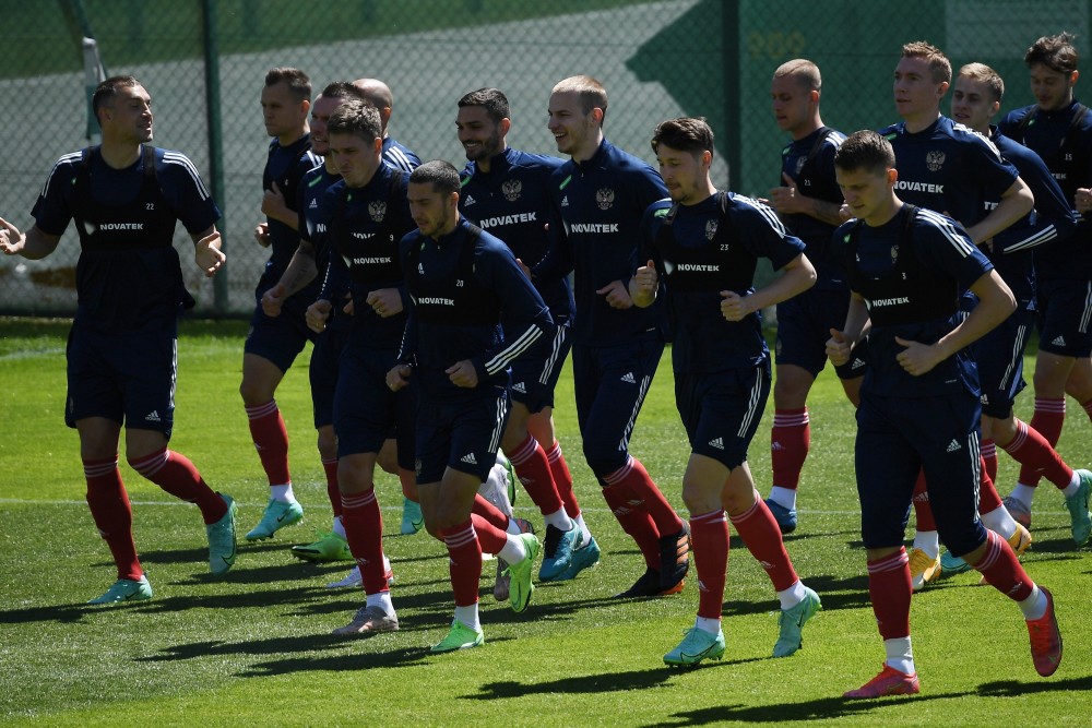 (外代二线)足球——俄罗斯队备战欧锦赛(2)