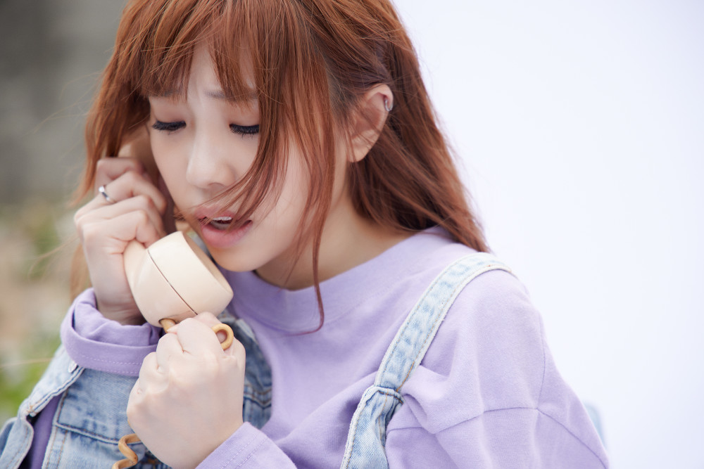 "最狂新人"艾薇〈请离开我〉mv首播 勇敢爬出人生低谷