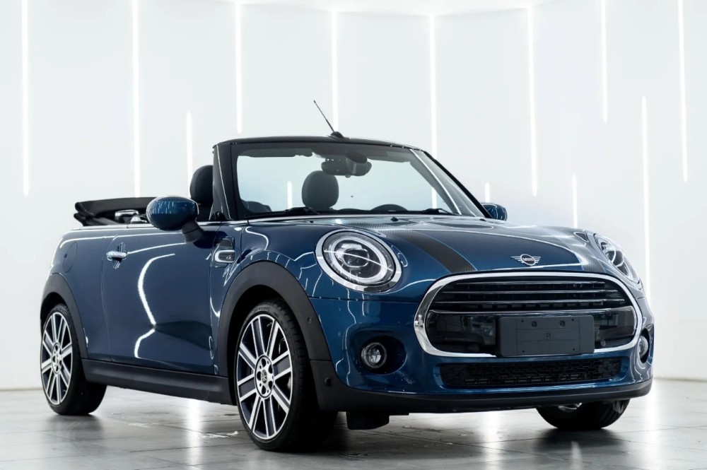 这是一台令所有人着迷的夏日必备小车minijcw敞篷版