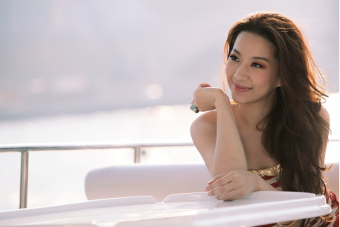 从模特嫁入百亿豪门,连生3子手握家族继承权,汪圆圆有什么魅力