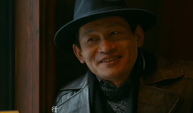 演完《悬崖之上》后演《猎狼者》,换个造型,观众却难认这位戏骨