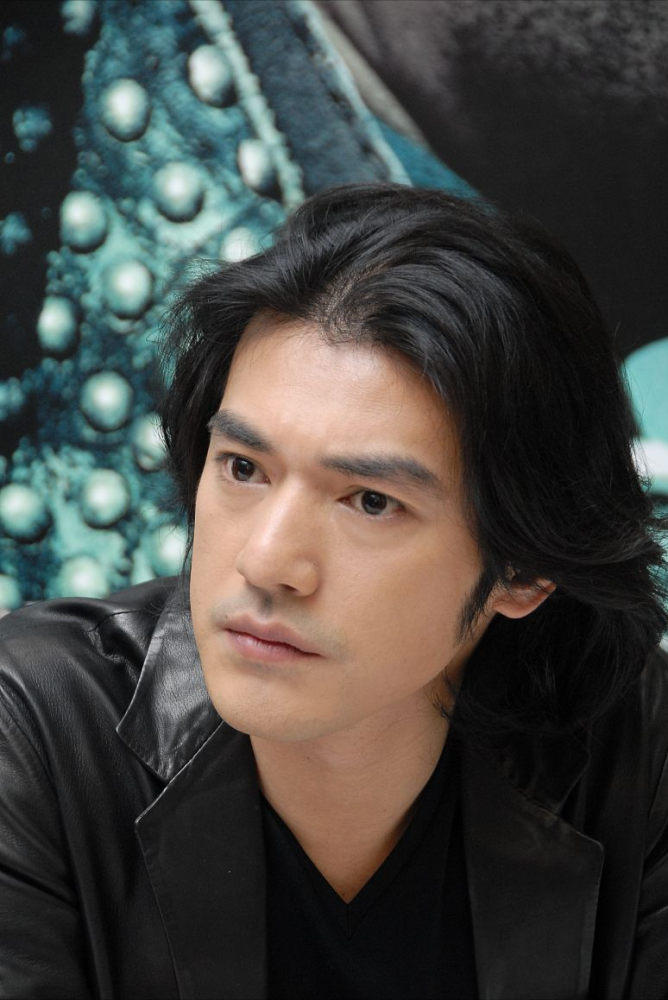 这7位明星早已不是中国人,却在中国娱乐圈疯狂捞金!_腾讯新闻