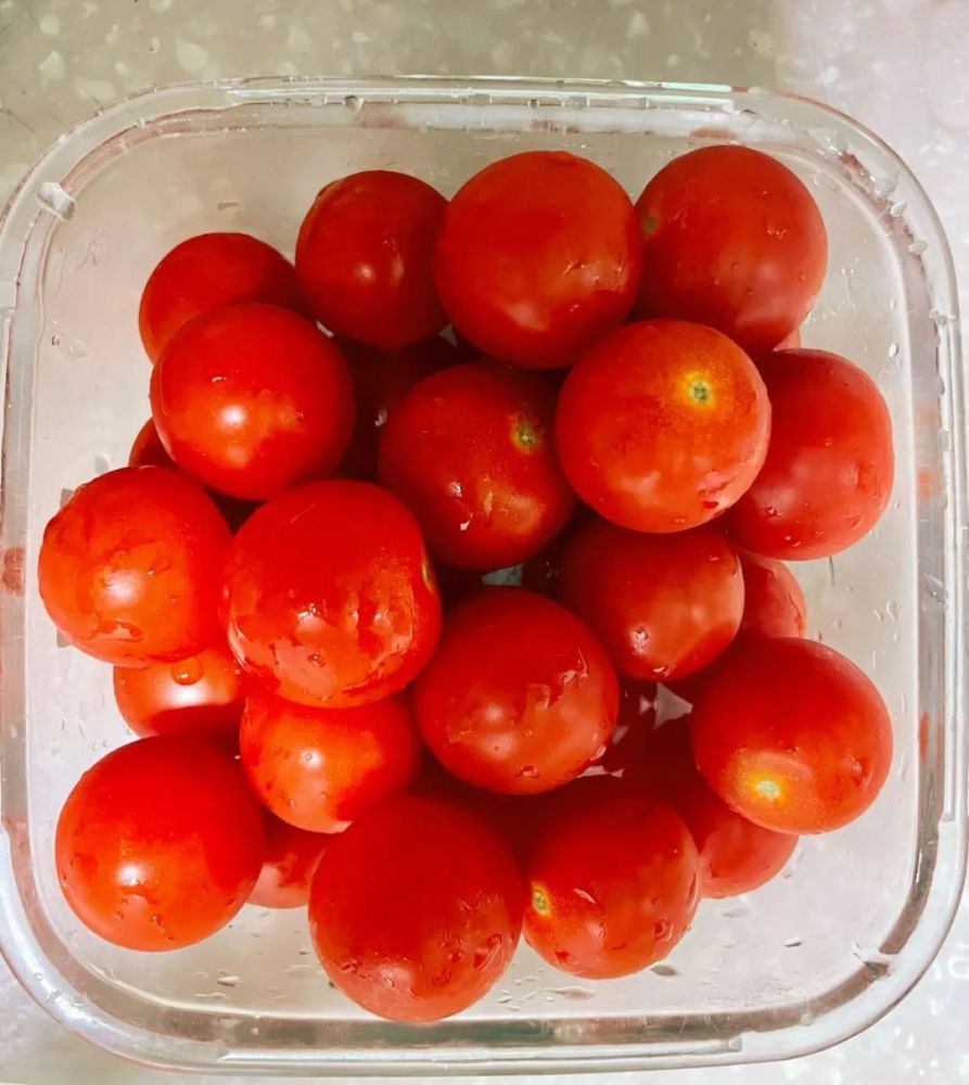 小番茄cherry tamato天气逐渐炎热,又到了觅食水果的佳季啦!