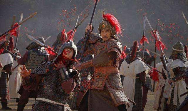 于是,他整合兵士,率军猛攻玄武门,准备杀死李世