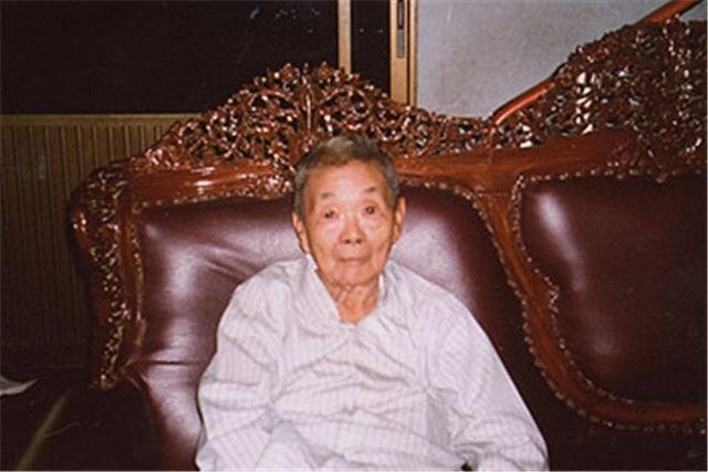 后来杨金秀的家人向bbc缅甸科证实,她在2017年7月13日去世,1927年出生