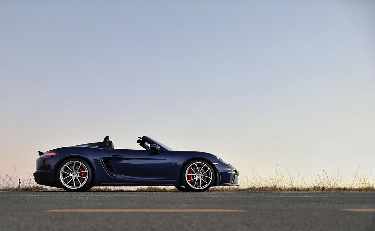 2021年保时捷718 spyder:双门敞篷跑车的运动细胞_腾讯新闻