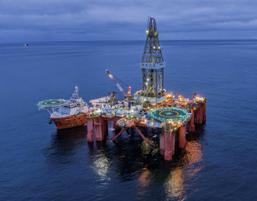 创纪录中海油海底建走廊首获探井压裂测试商业油流