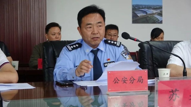 5月28日上午,襄阳市东津新区党工委书记,管委会主任肖勇主持召开反电