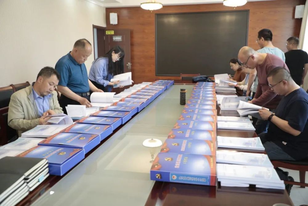 党组成员,副检察长王文萍,党组成员,检委会专职委员侯学辉参加督导