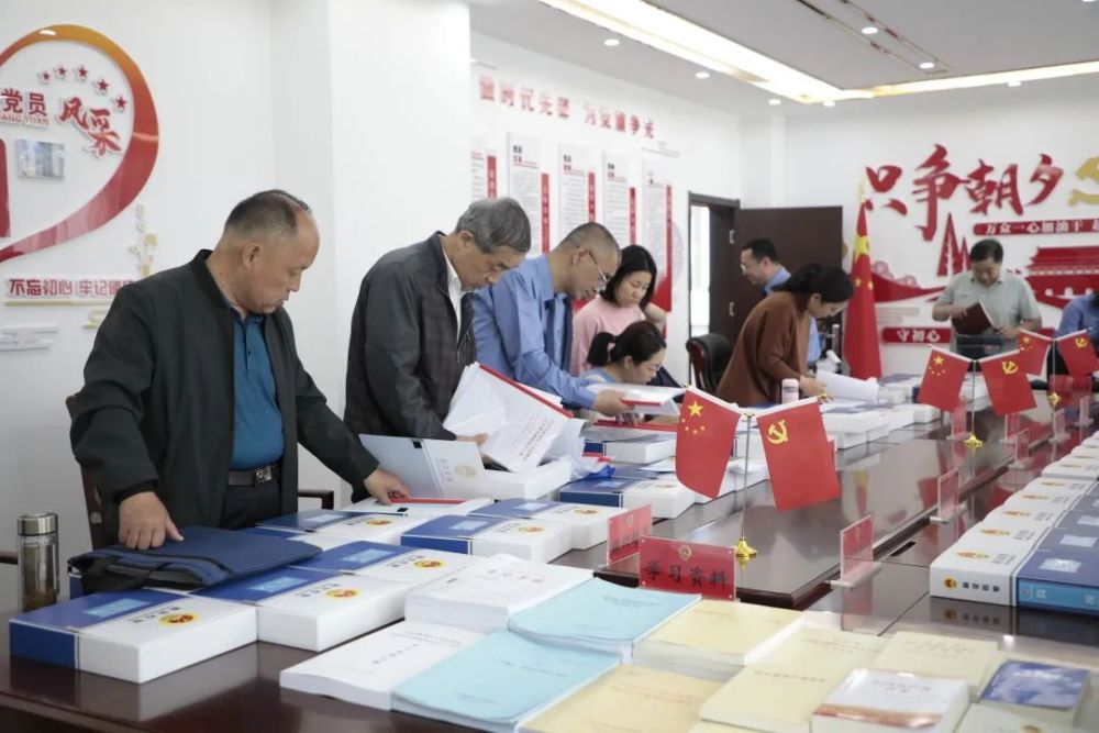 党组成员,副检察长王文萍,党组成员,检委会专职委员侯学辉参加督导