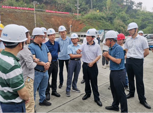 林捷总工赴泉州开展"三再"主题调研与"民法典进工地"宣传活动