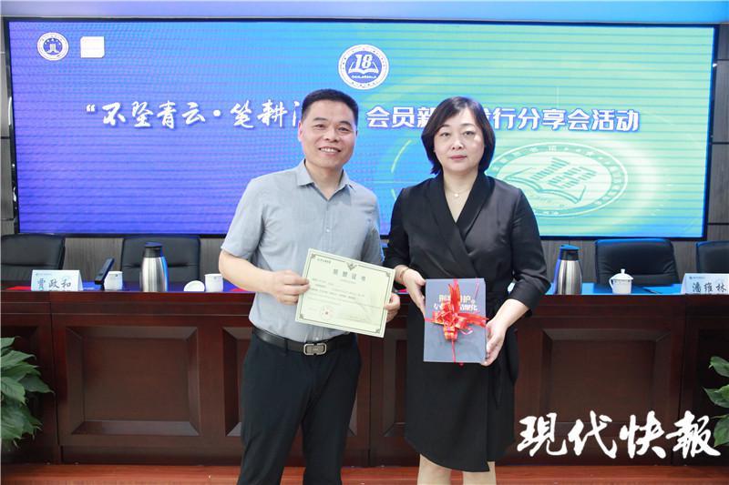 南京律师27年3000余人次到"广场"为市民提供法律服务