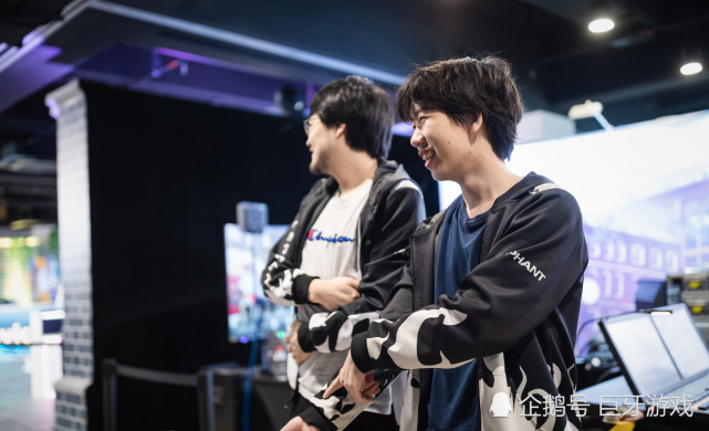 dota2super包子替换红熊猫小象战绩不佳全怪五号位