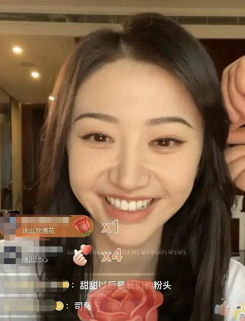 景甜司藤后变样了直播被说硅胶脸拍宣传照皮笑肉不笑