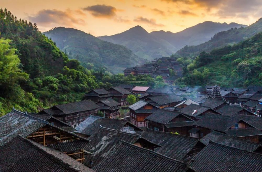 通道南楚极地百越襟喉之称的神奇丹霞峰丛