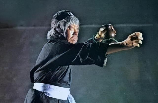 《醉拳》袁小田,袁和平父被赞中国最牛演员,却已癌病逝40年?