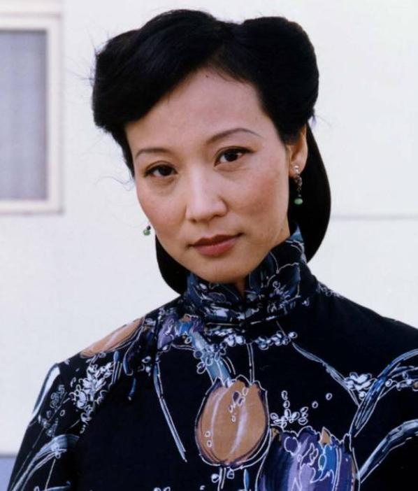 初中辍学待业6年,李克纯第1名考中戏《热恋》爆红却息影嫁老外_腾讯