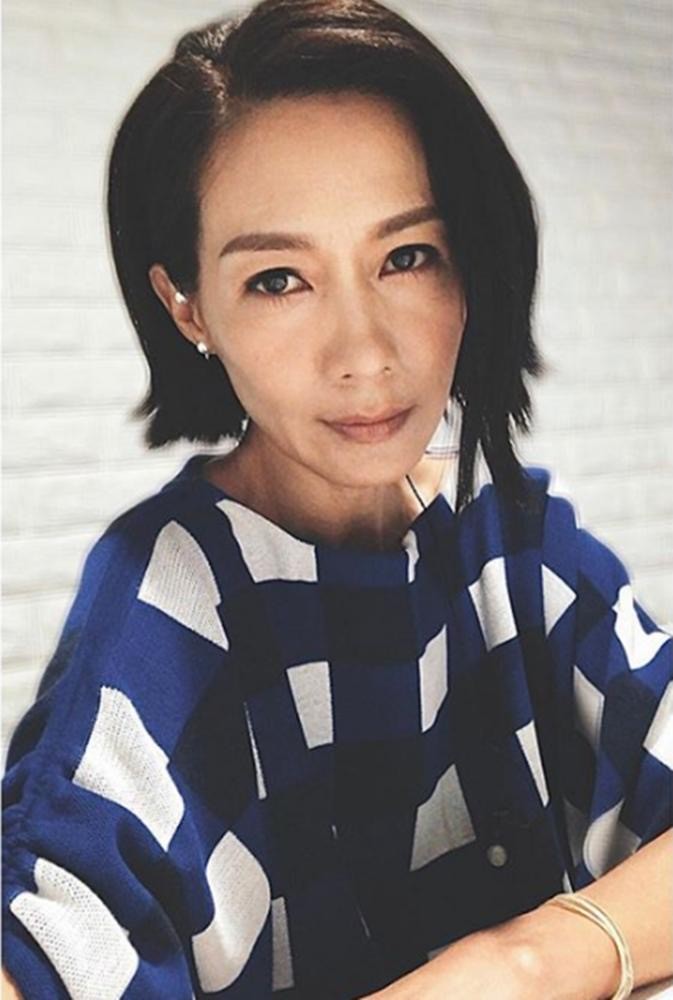 49岁tvb前女星赵学而露面身形消瘦,入行多年,曾与谢霆锋姐弟恋_腾讯