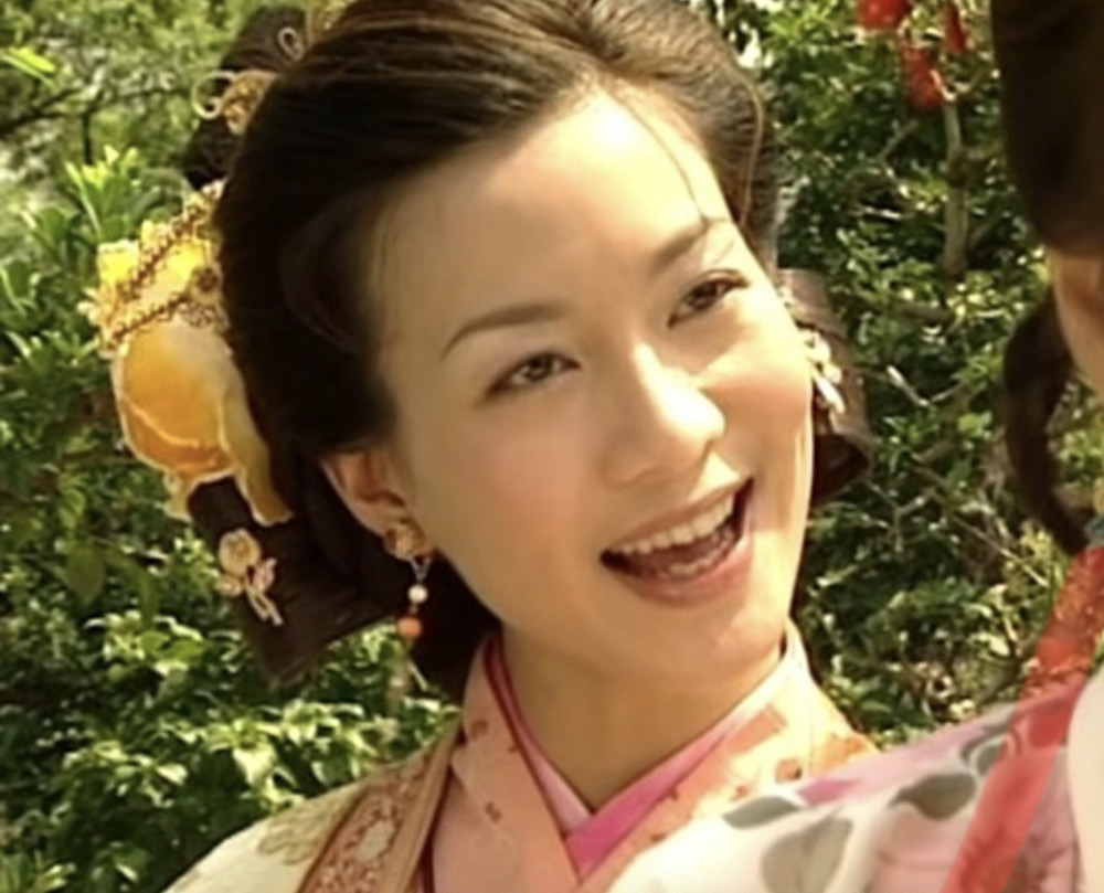 49岁tvb前女星赵学而露面身形消瘦,入行多年,曾与谢霆锋姐弟恋_腾讯