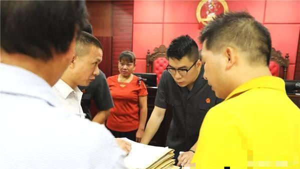 广东汕尾特大黑帮黄萍邹小帛犯罪团伙覆灭记