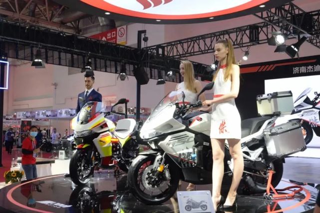 北京车展 Gt休旅车傑750首次正式亮相 搭载杰迪自主研发发动机 腾讯新闻