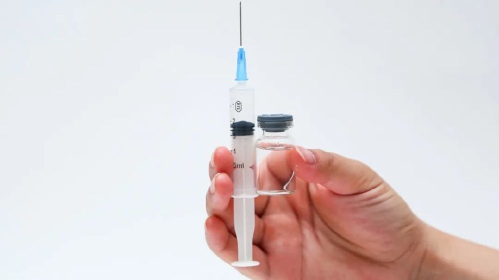 可以根据当地疫苗供应和工作人员安排去进行新冠病毒疫苗接种温馨提示