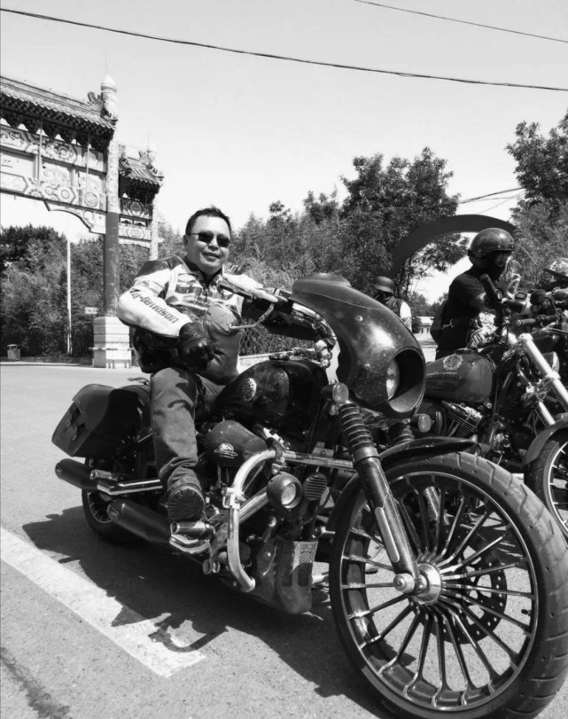 《非正式会谈》:说相声必须要穿大褂吗?阎鹤祥这样回答