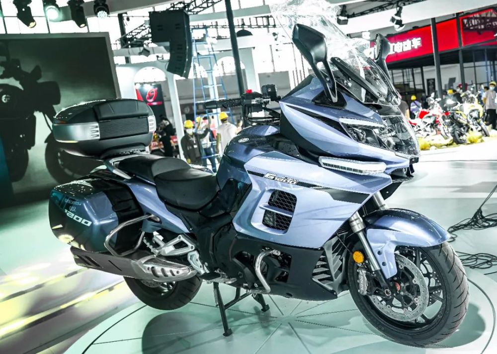 经典三缸回归|售价9.98万元 benelli 1200gt闪耀北京摩展