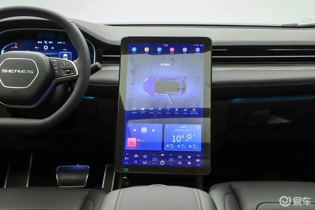 2021天津车展:赛力斯华为智选sf5展出 综合续航超1000km