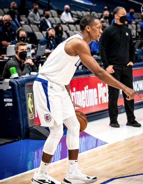 26分钟赢22分快船取季后赛首胜必须感谢隆多卢指导早该重用他