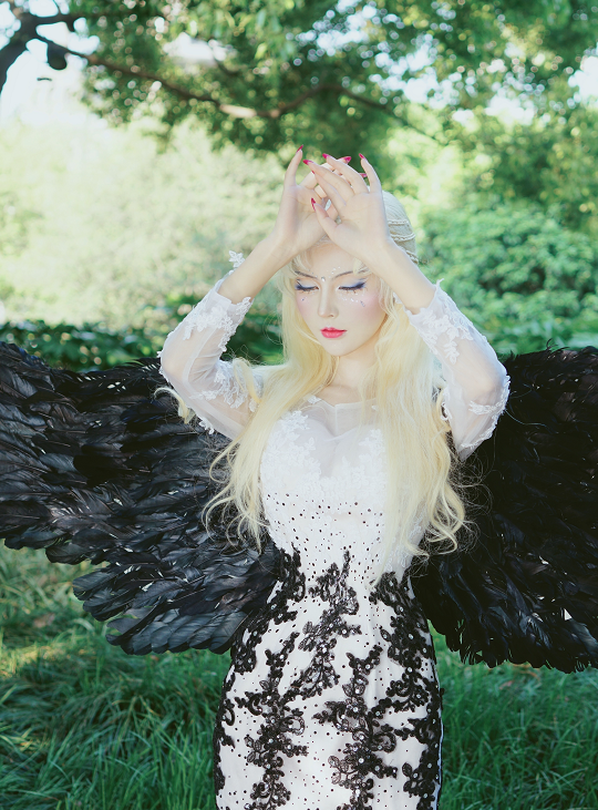 芭比迪丽拉被嘲只能扮公主后,特意穿"背带裤"辟谣,效果把我看愣