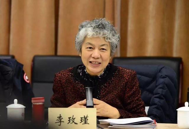 李玫瑾教授:孩子遇到事情就哭,家长要第一时间说这句话_腾讯新闻